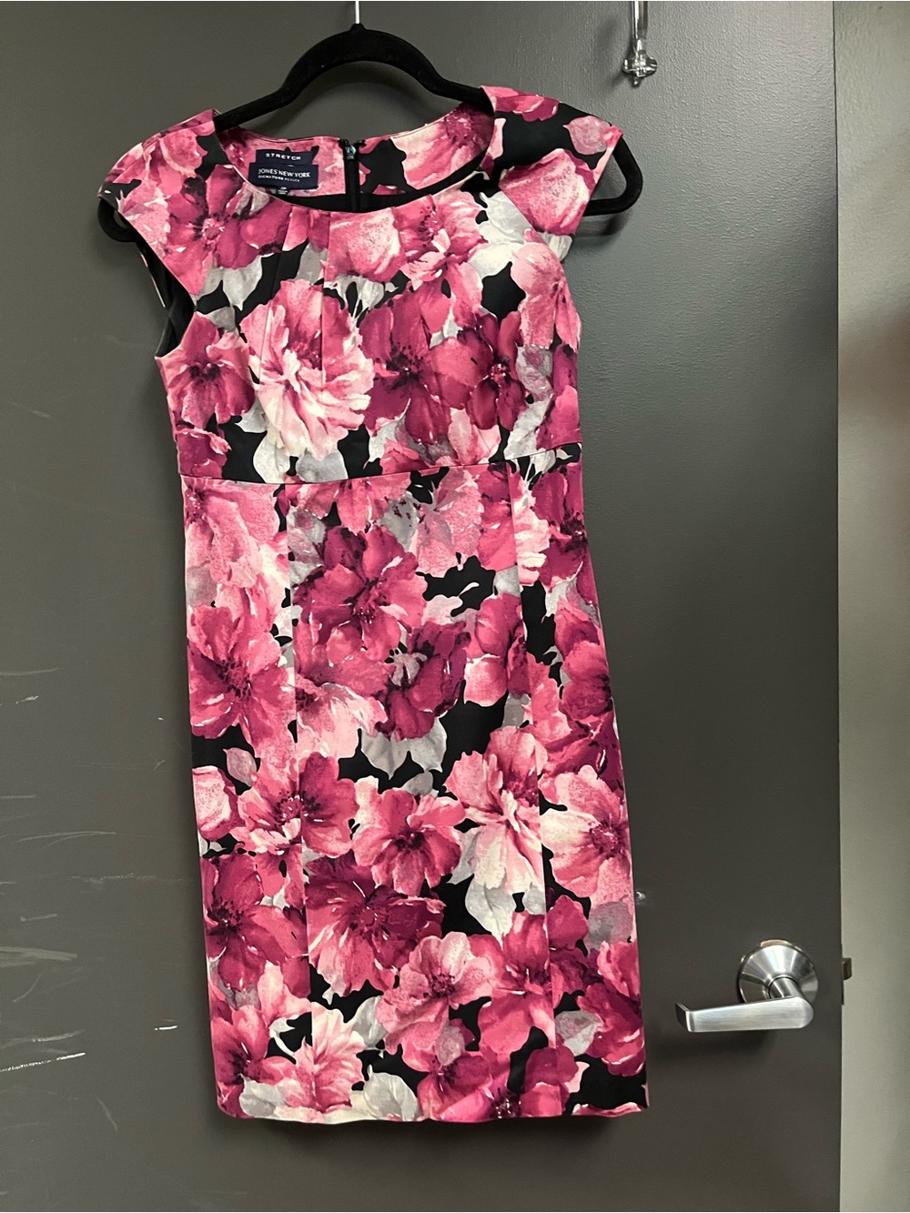 Jones New York Pink Floral Cap-Sleeve Sheath Dress